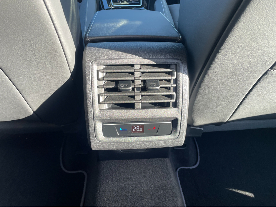 2025 Volkswagen Golf - image 21