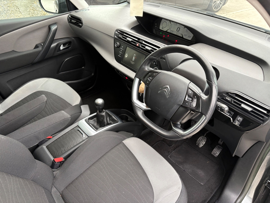2015 Citroen Grand C4 Picasso - image 10