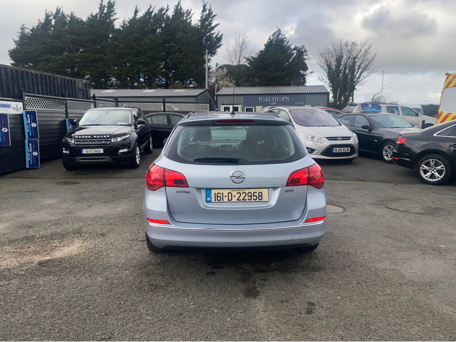 2016 Opel Astra - image 13