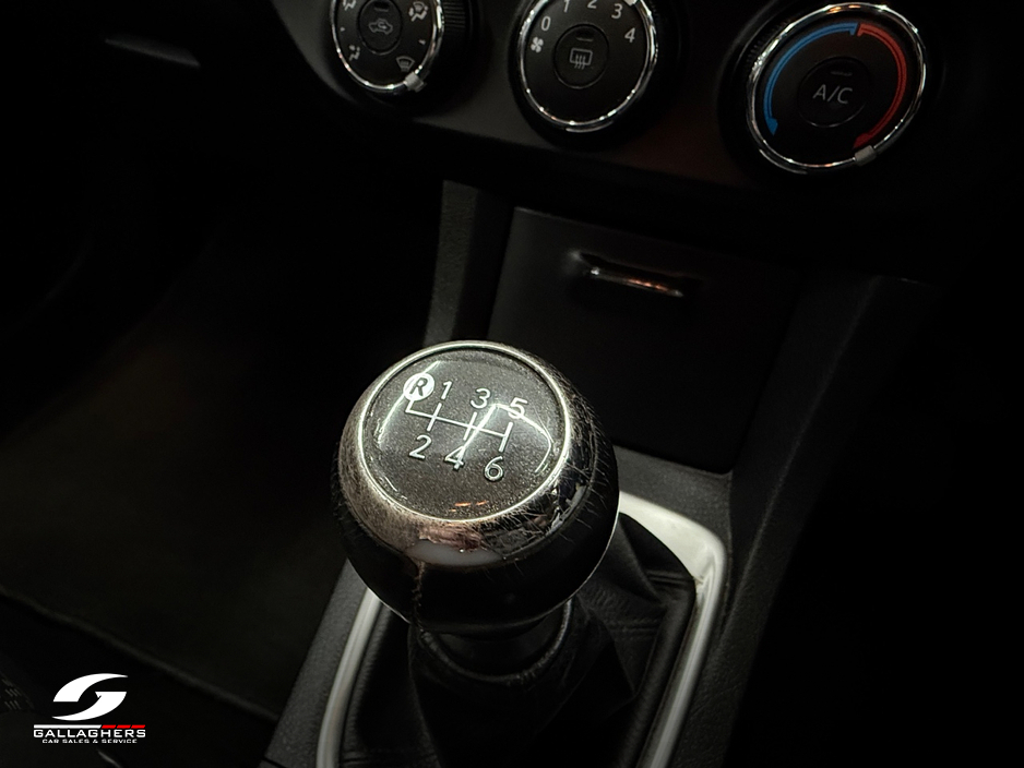 2015 Toyota Corolla - image 14