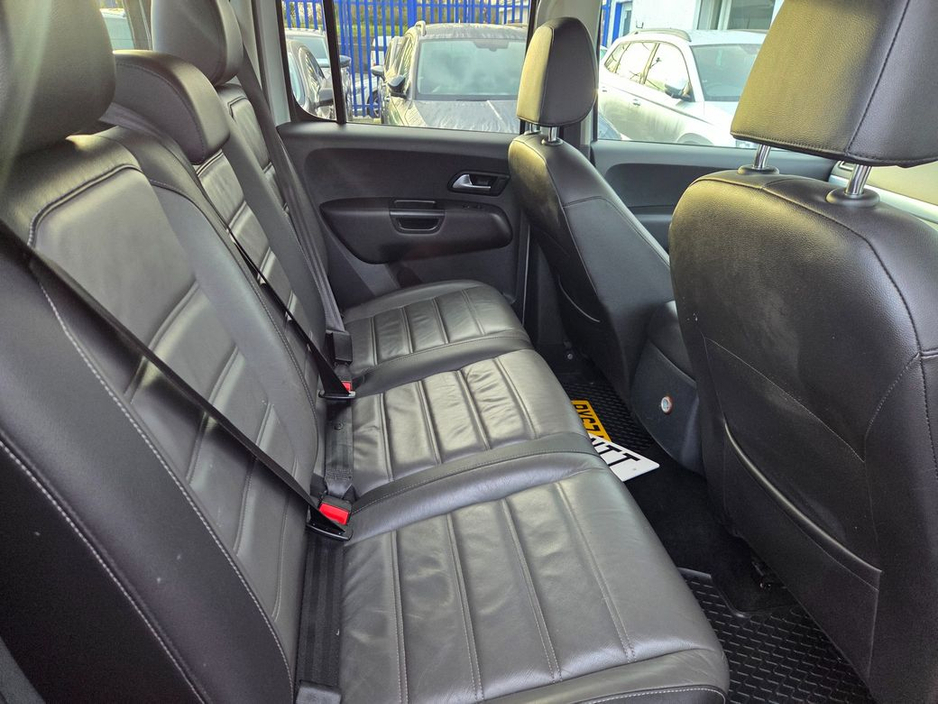 2017 Volkswagen Amarok - image 11