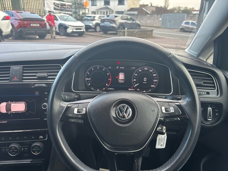 2018 Volkswagen Golf - image 9