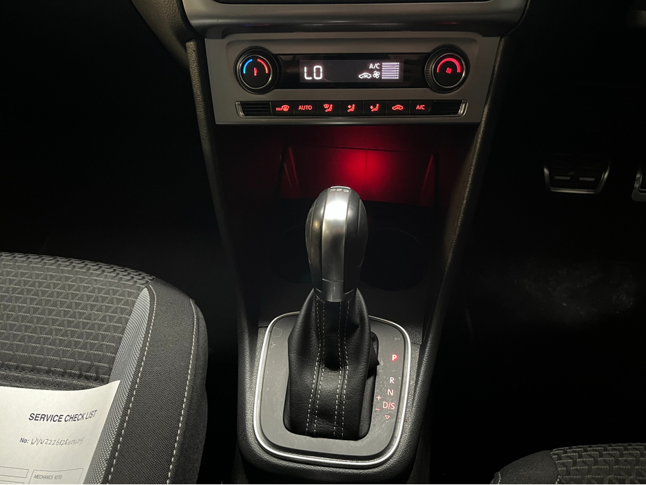 2017 Volkswagen Polo €13950! 2017 VOLKSWAGEN POLO CROSS 1.2 AUTOMATIC / CRUISE CONTROL / REVERSE CAMERA / PADDLE SHIFTERS €13,950