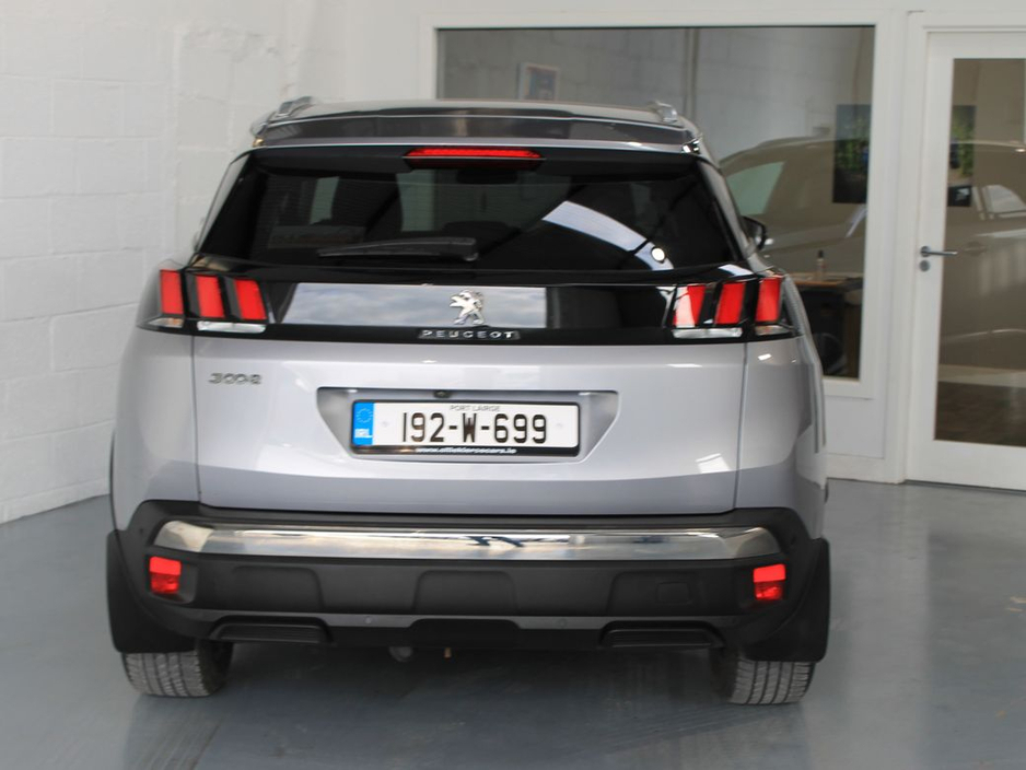 2019 Peugeot 3008 - image 7