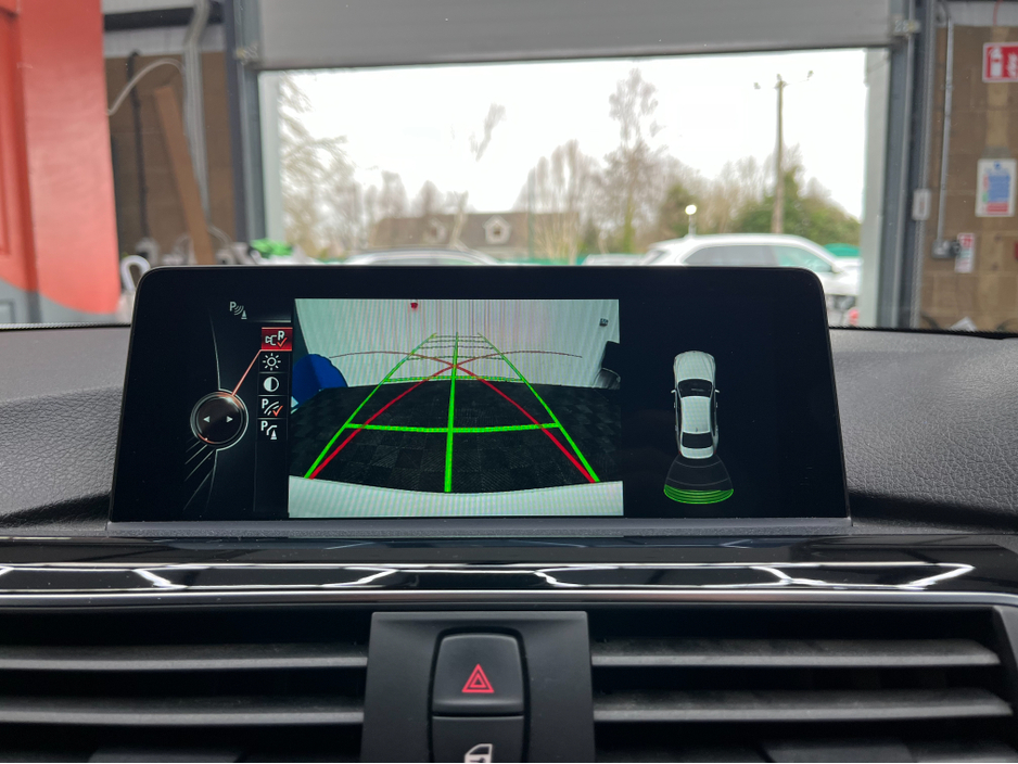 2016 BMW 3 Series - image 21