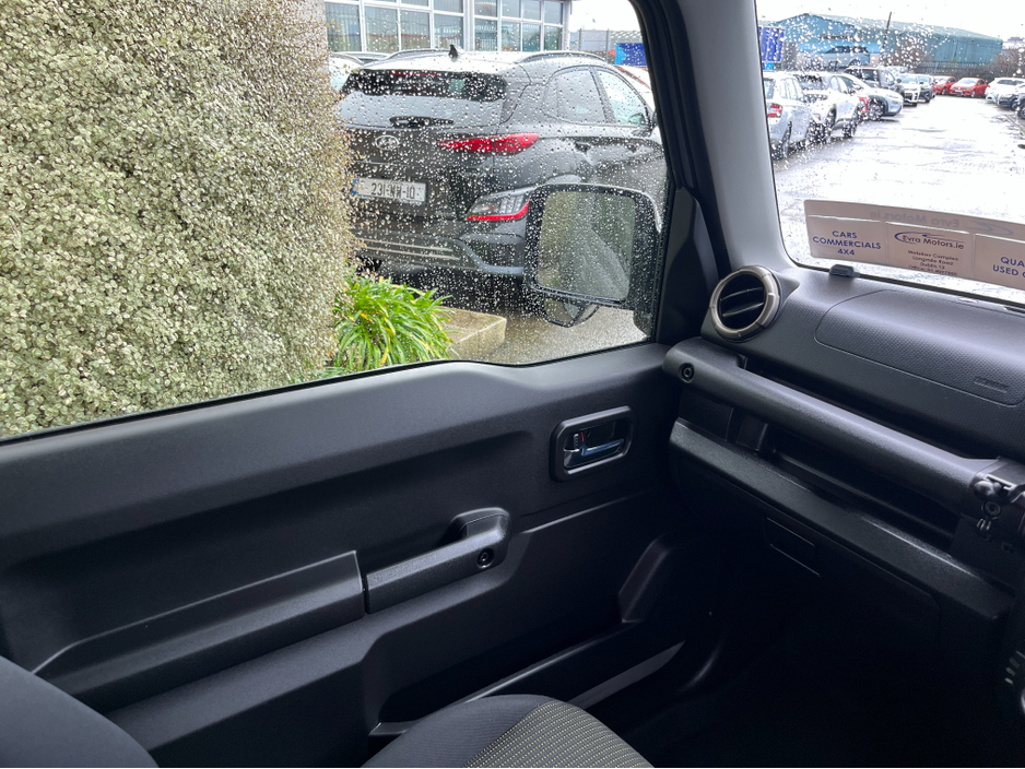 2024 Suzuki Jimny SIERRA 4 SEAT MANUAL 1.5 PETROL //LOW MILES//HIGH SPEC//HEATED SEATS//CRUISE CONTROL//KEYLESS ENTRY//REVERSE CAMERA//