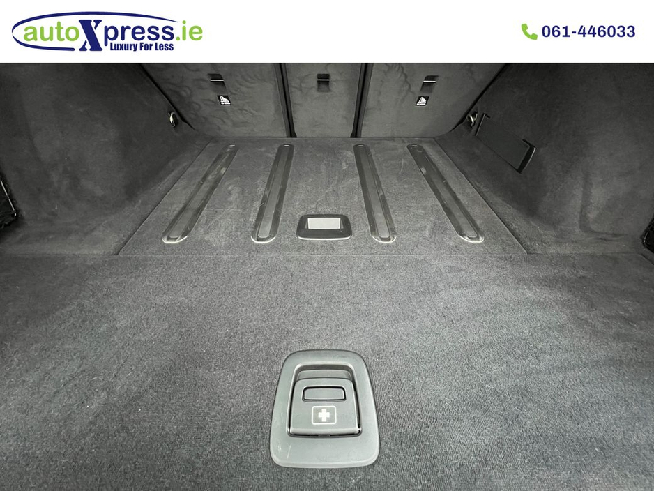 2020 BMW 3 Series - image 10