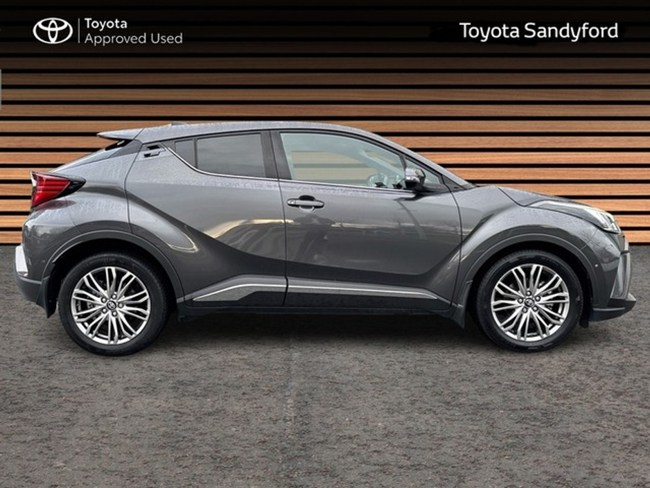 2023 Toyota C-HR - image 3