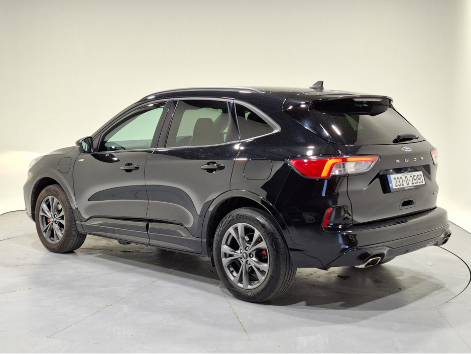 2023 Ford Kuga - image 5