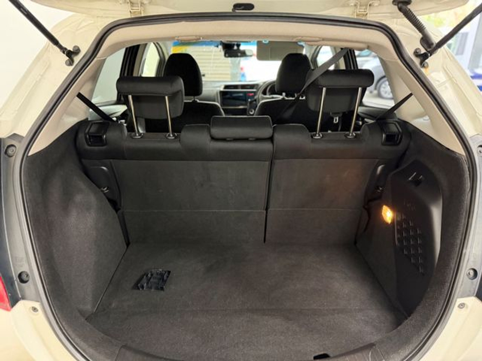 2015 Honda Fit - image 13