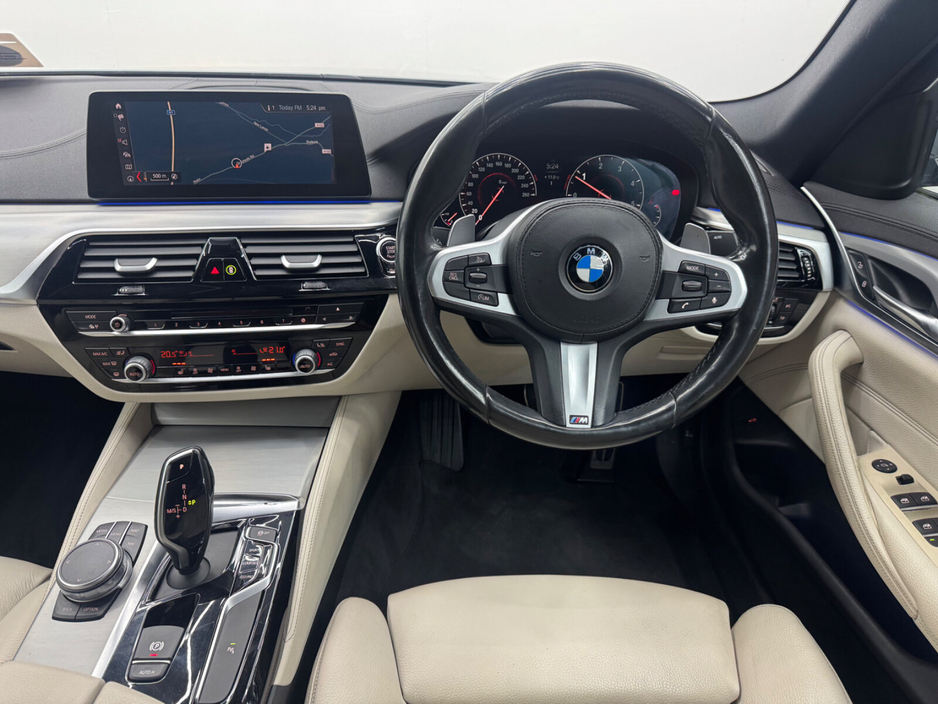 2019 BMW 5 Series - image 10
