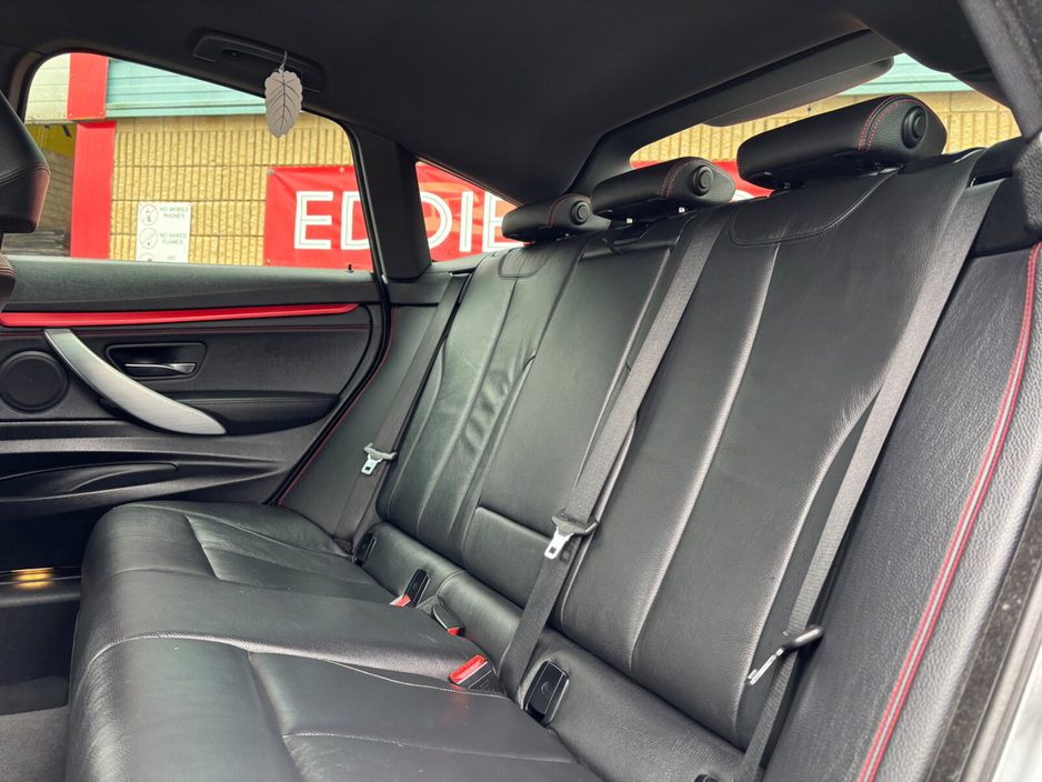 2013 BMW 3 Series - image 14