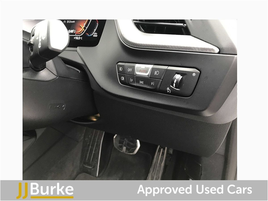 2023 BMW 1 Series - image 18