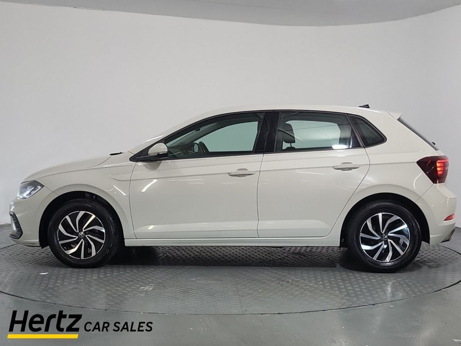 2024 Volkswagen Polo - image 2