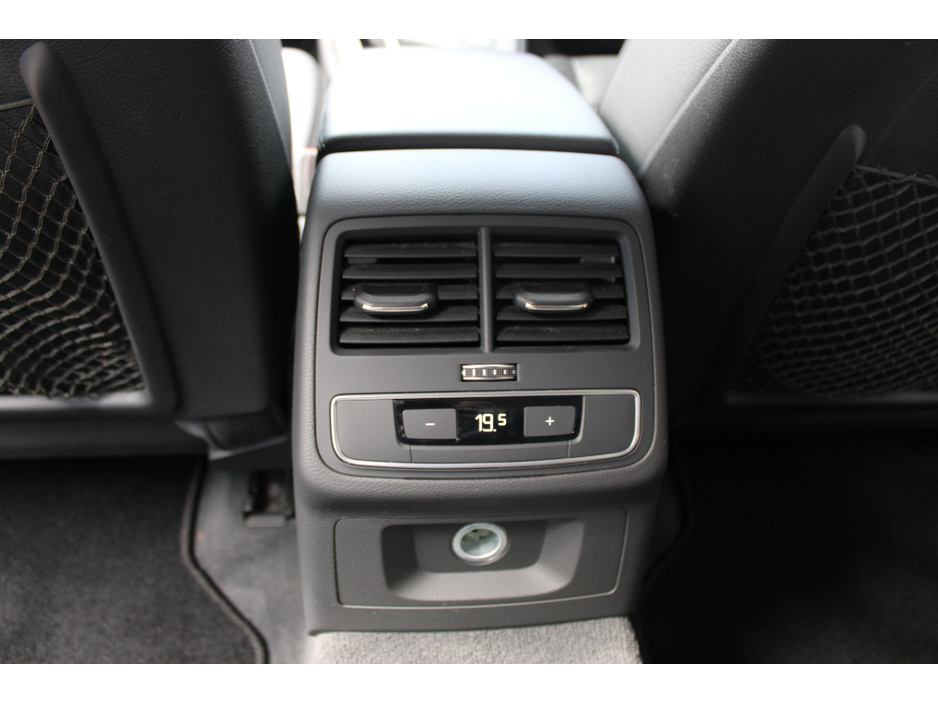 2017 Audi A4 - image 22