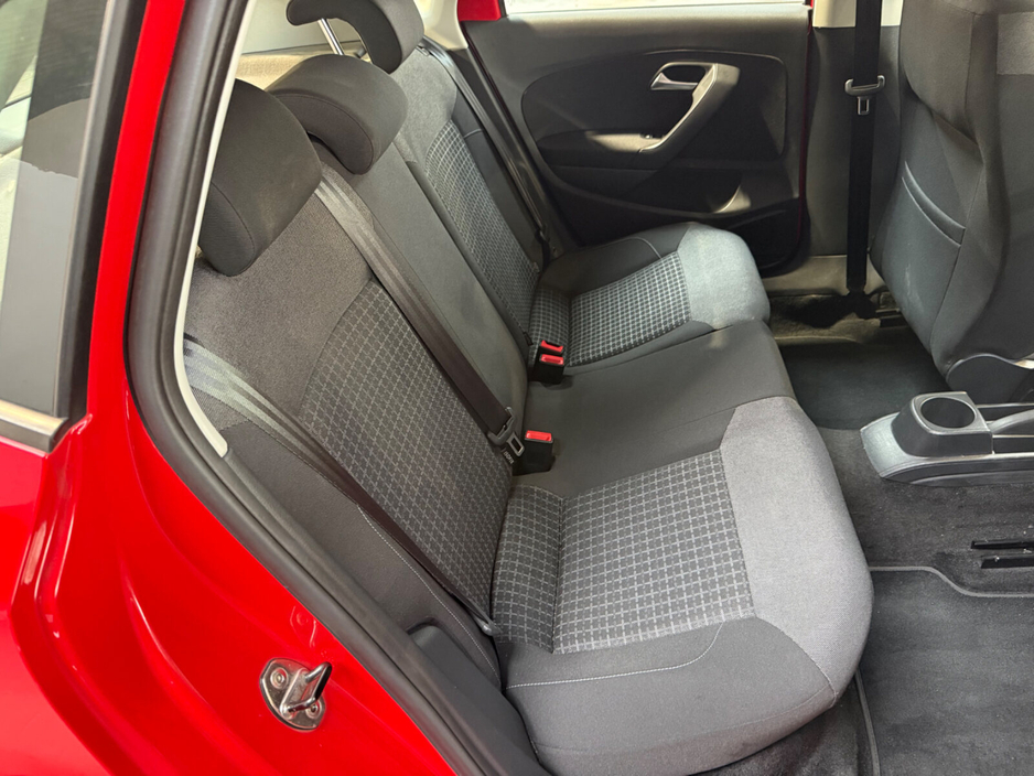 2016 Volkswagen Polo - image 23