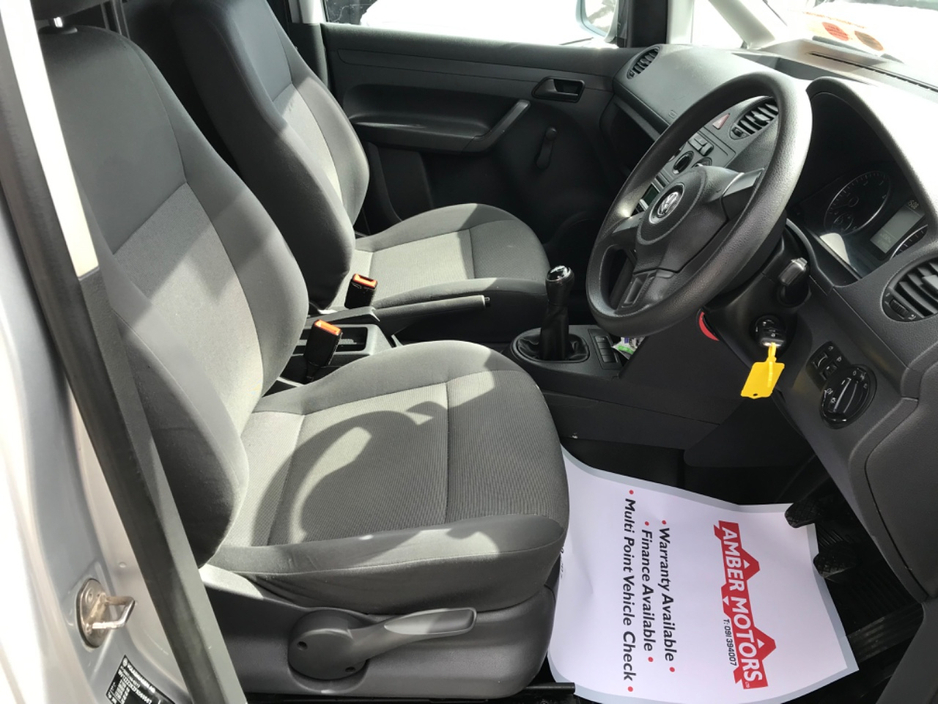 2015 Volkswagen Caddy - image 26