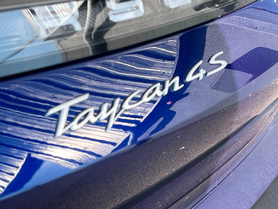 2022 Porsche Taycan 4S Cross Turismo 93kWh €61,995