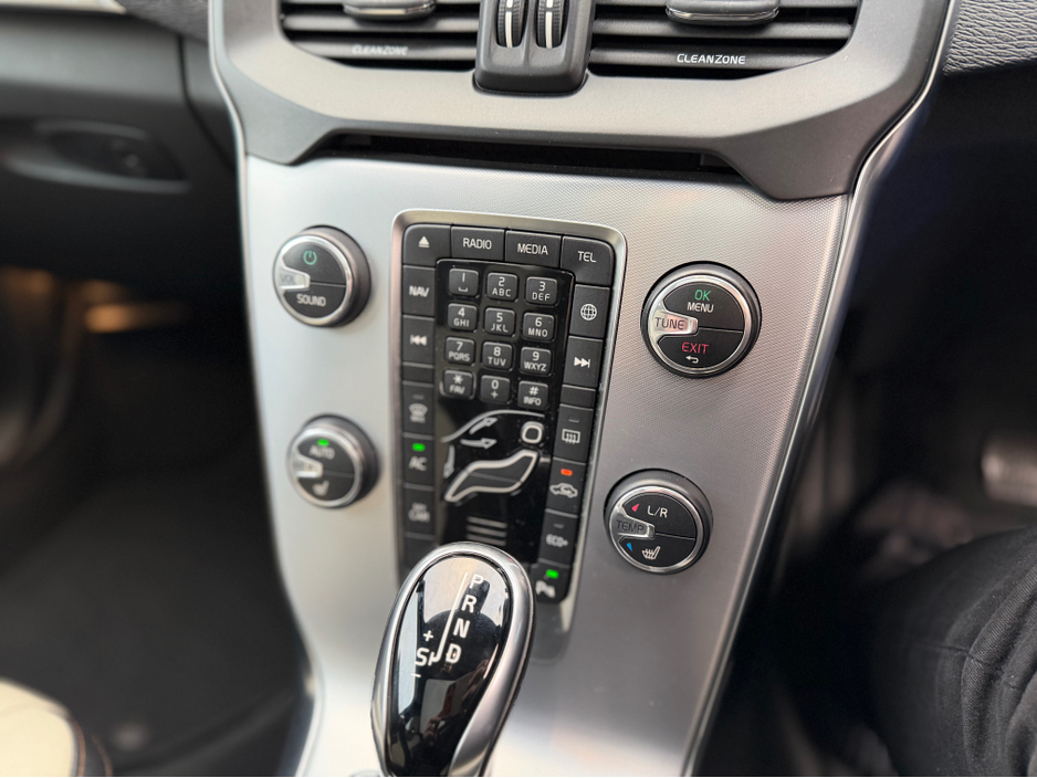 2018 Volvo V40 ** DEPOSIT TAKEN ** CROSS COUNTRY 4WD - 2.0L DIESEL - AUTO - 12M WARRANTY - CAR: 1733 €19,950