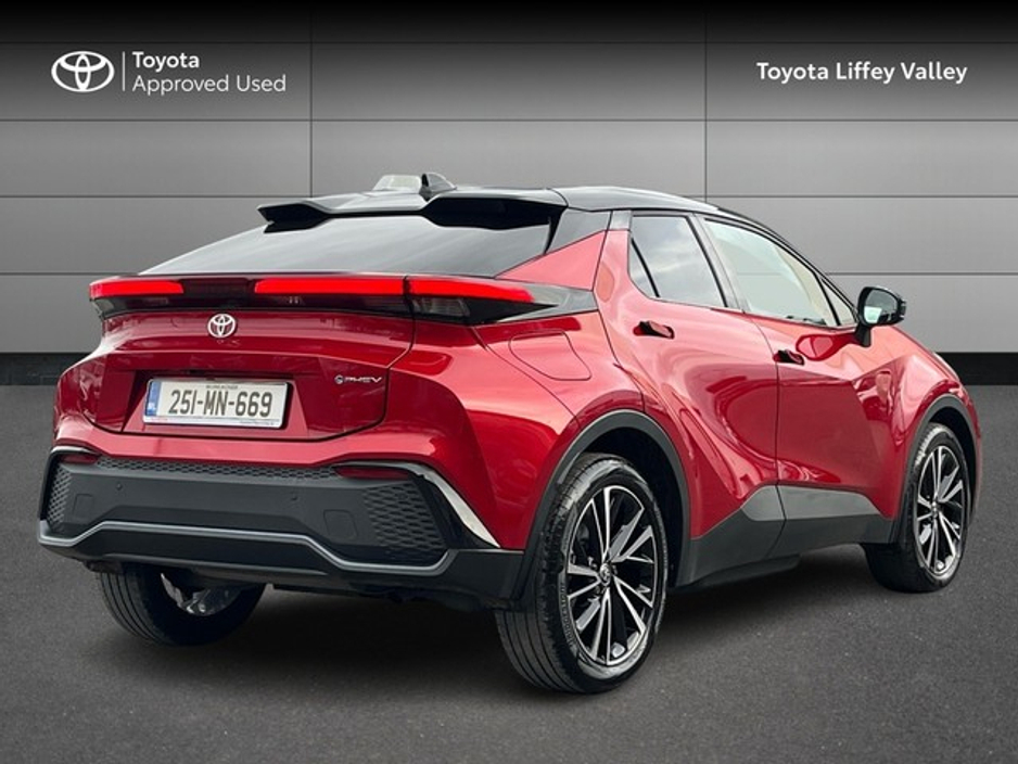2025 Toyota C-HR - image 2