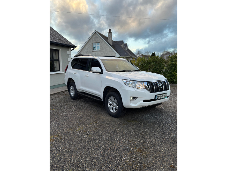 2021 Toyota Landcruiser - image 9