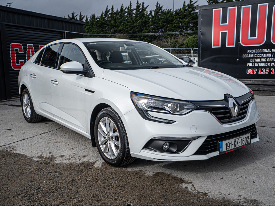 2019 Renault Megane - image 11
