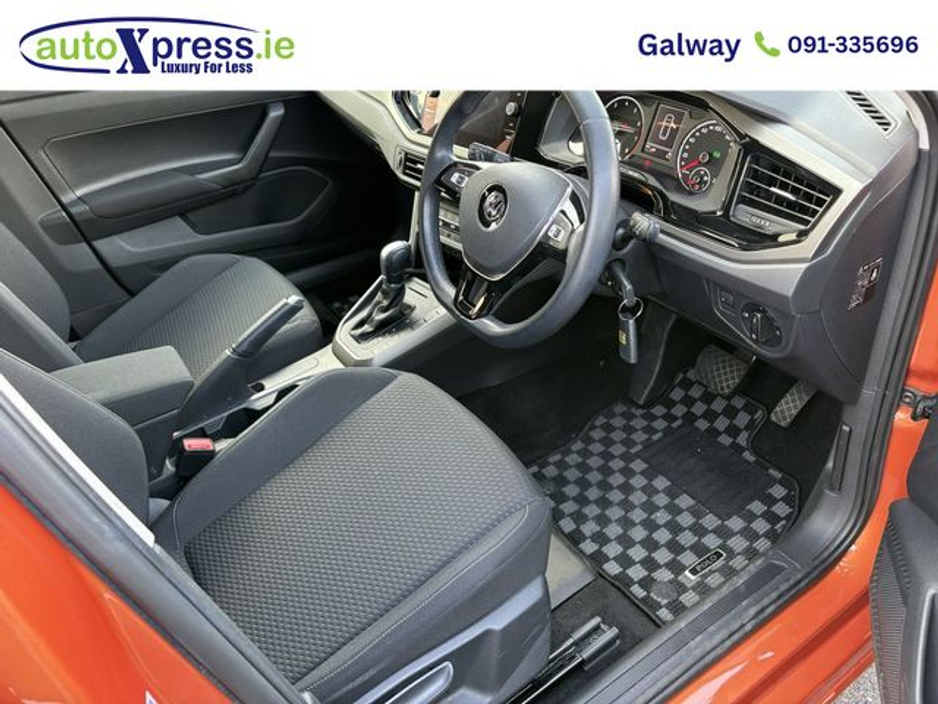 2018 Volkswagen Polo - image 2