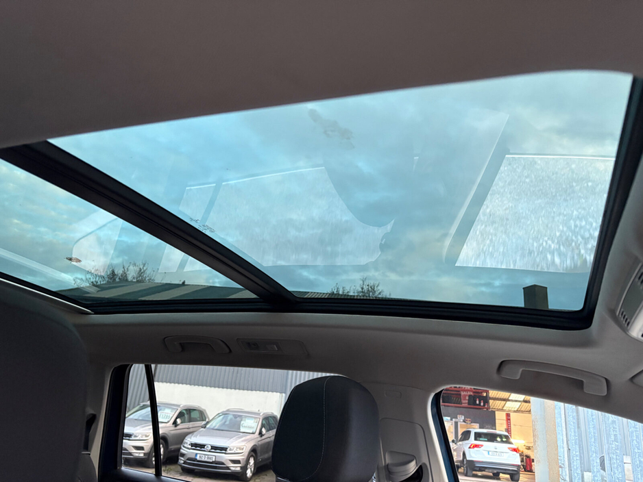 2019 Volkswagen Tiguan - image 12