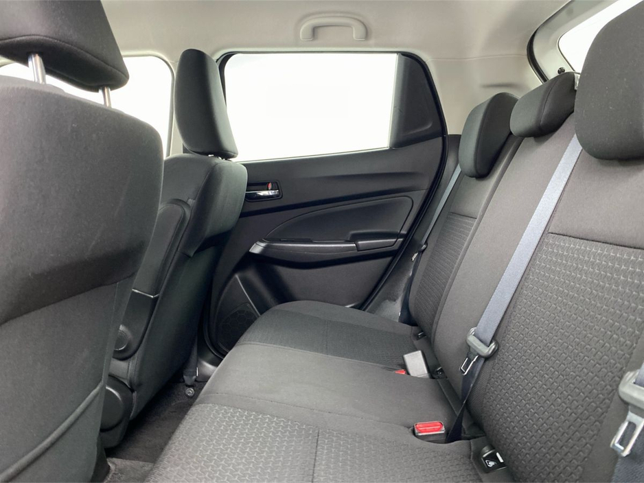 2022 Suzuki Swift - image 7