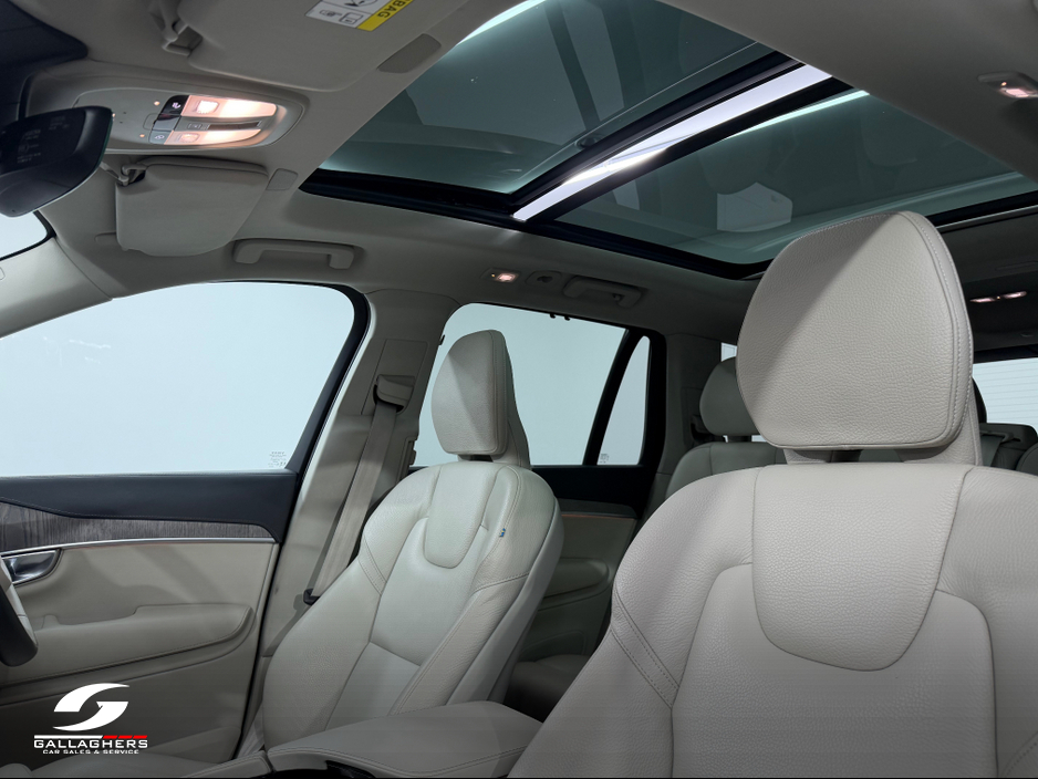 2023 Volvo XC90 - image 13