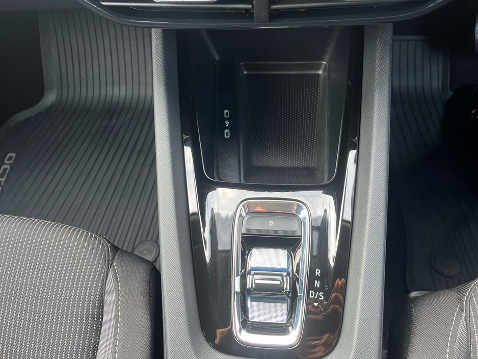 2023 Skoda Octavia - image 16