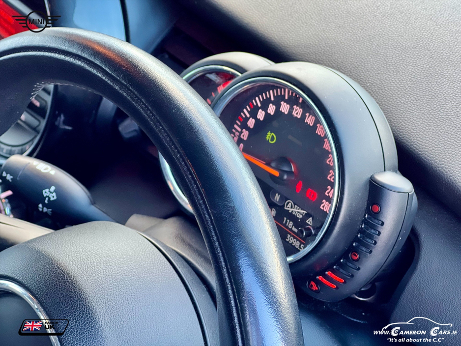 2015 MINI Cooper - image 14