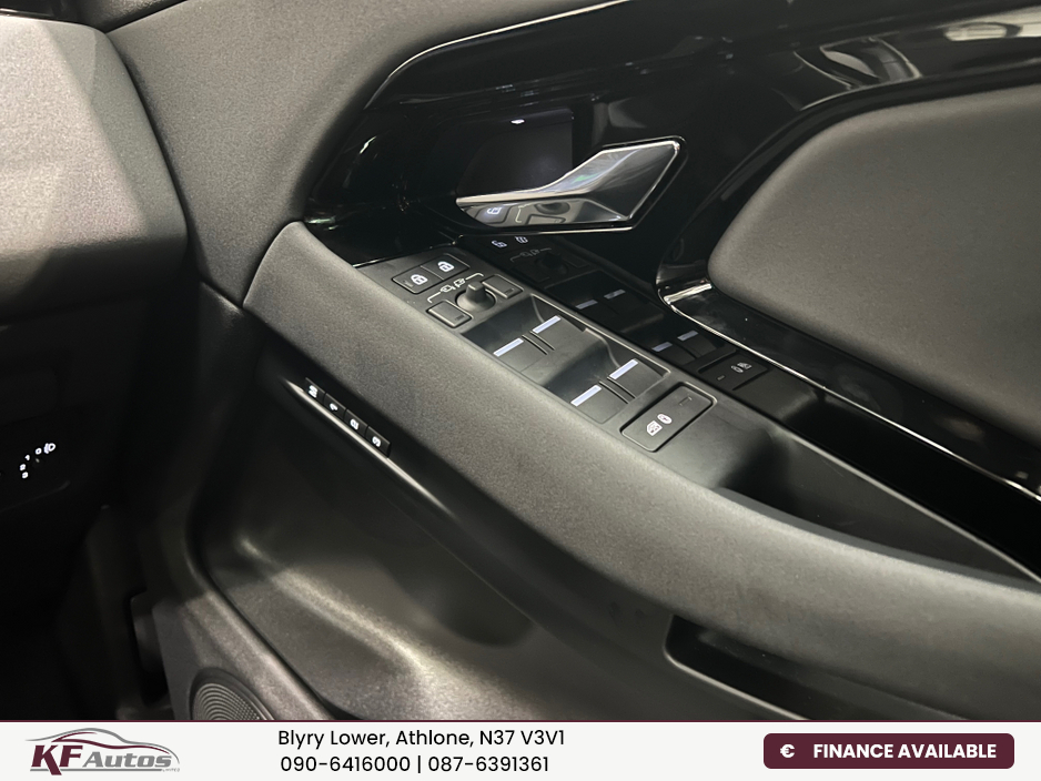 2024 Land Rover Range Rover Evoque - image 34