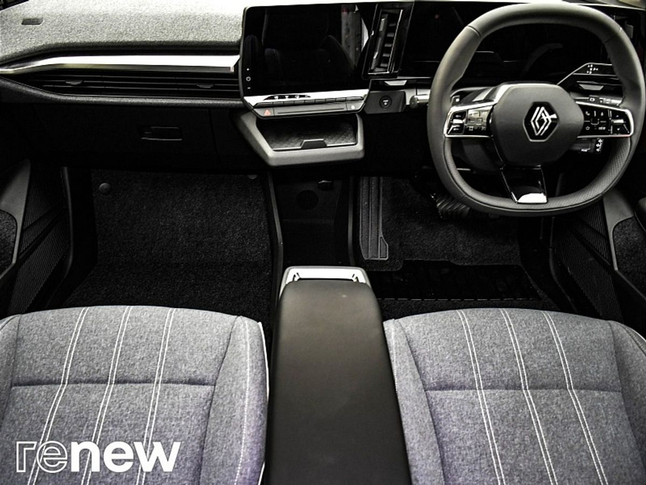 2023 Renault Megane E-Tech - image 2