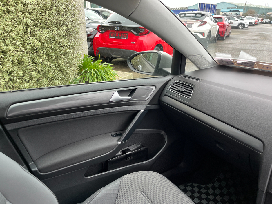 2020 Volkswagen Golf COMFORTLINE AUTOMATIC 1.2 PETROL //ONLY 7348 MILES//REVERSE CAMERA//KEYLESS ENTRY//ADAPTIVE CRUISE CONTROL//BLIND SPOT WARNING// €21,950