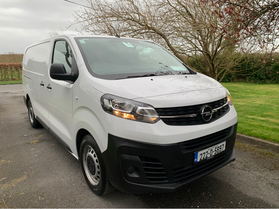 2022 Opel Vivaro - image 10