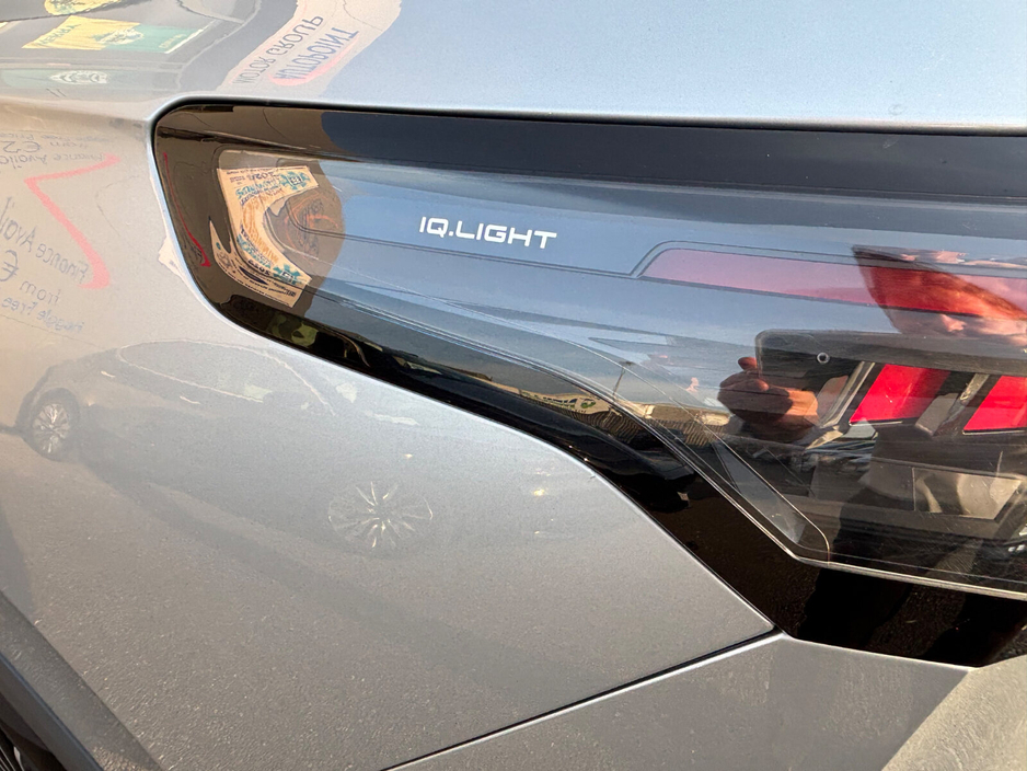 2024 Volkswagen Tiguan - image 8