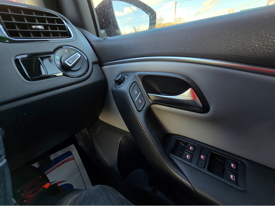 2015 Volkswagen Polo ( 152 )1.4 GT 150BH HI SPEC HIGHLINE EDITION - ALCANTARA SEATS - REV CAMERA - €12,950