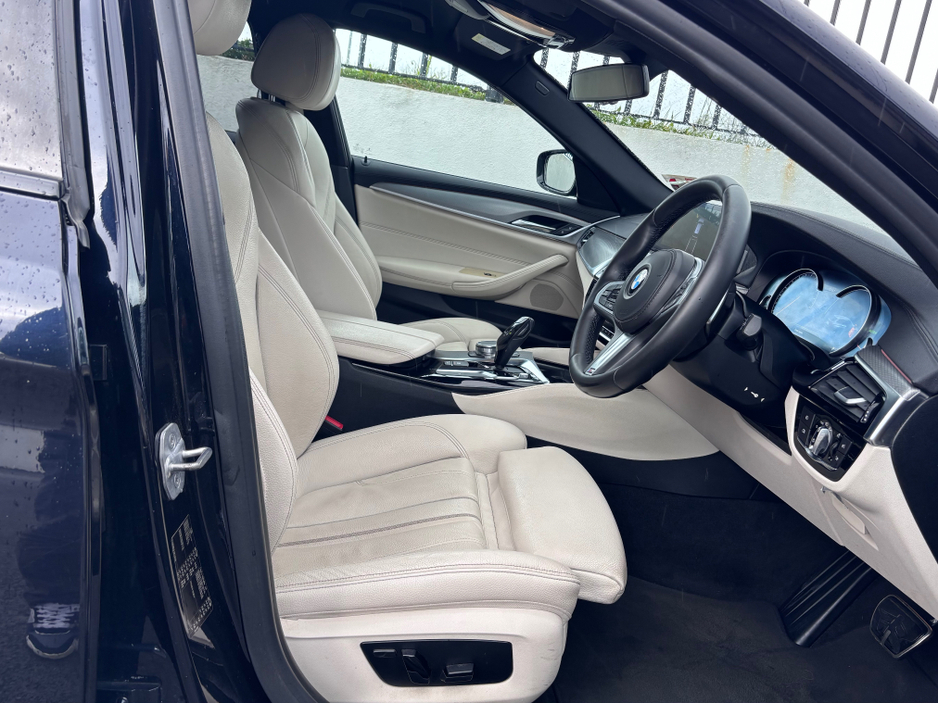 2018 BMW 5 Series - image 7