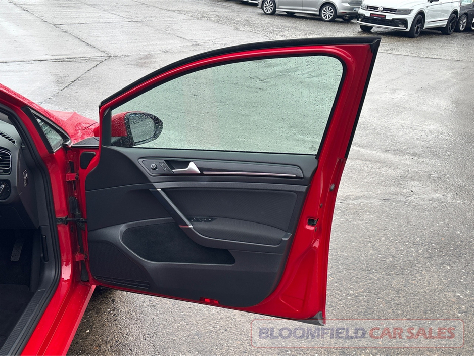 2014 Volkswagen Golf 1.4 HIGHLINE , AUTO // LOW MILEAGE €12,950