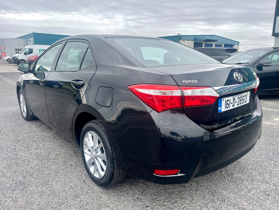 2016 Toyota Corolla - image 2