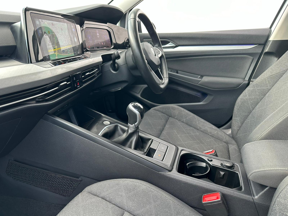 2022 Volkswagen Golf - image 12
