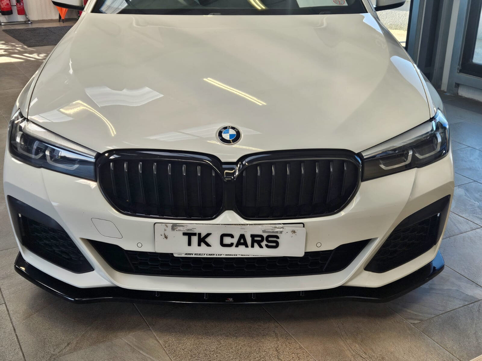 2021 BMW 5 Series - image 4