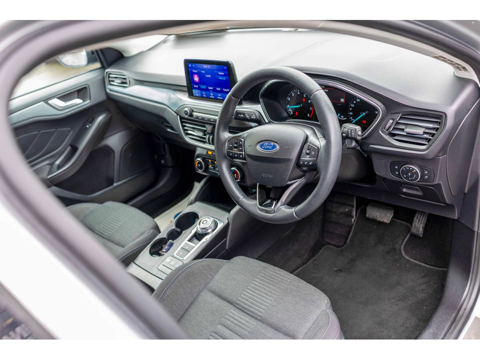 2020 Ford Focus - image 13