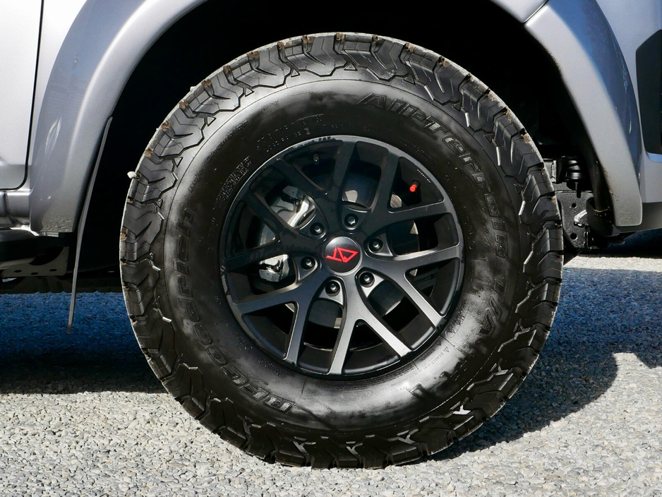 2025 Isuzu D-MAX - image 17