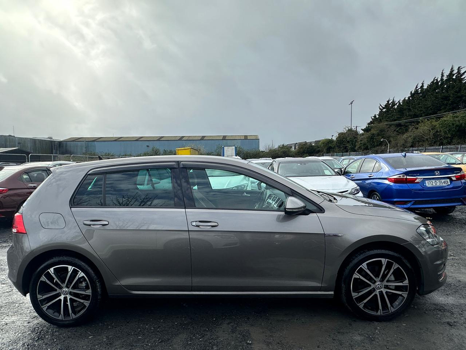 2014 Volkswagen Golf - image 8