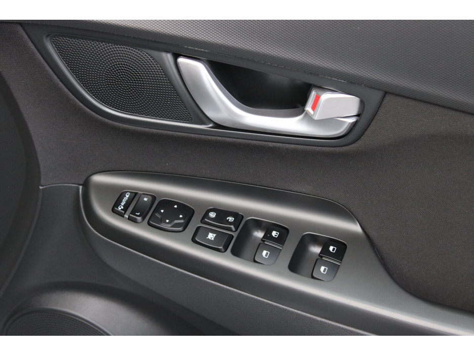 2022 Hyundai Kona 1.0 T-GDI Executive Two Tone Roof €22,950