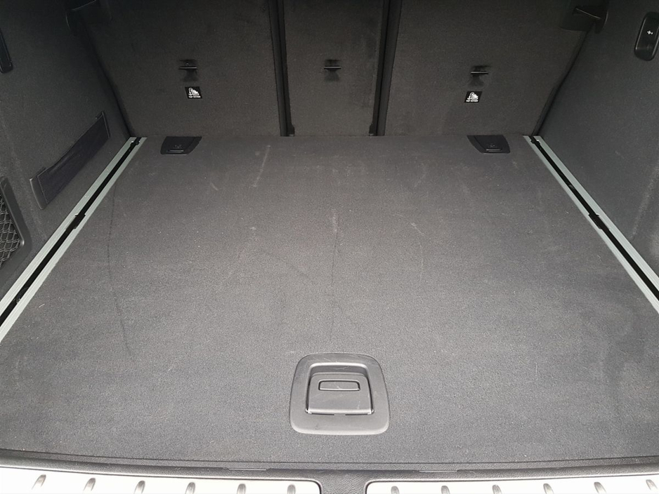 2025 BMW X4 - image 11