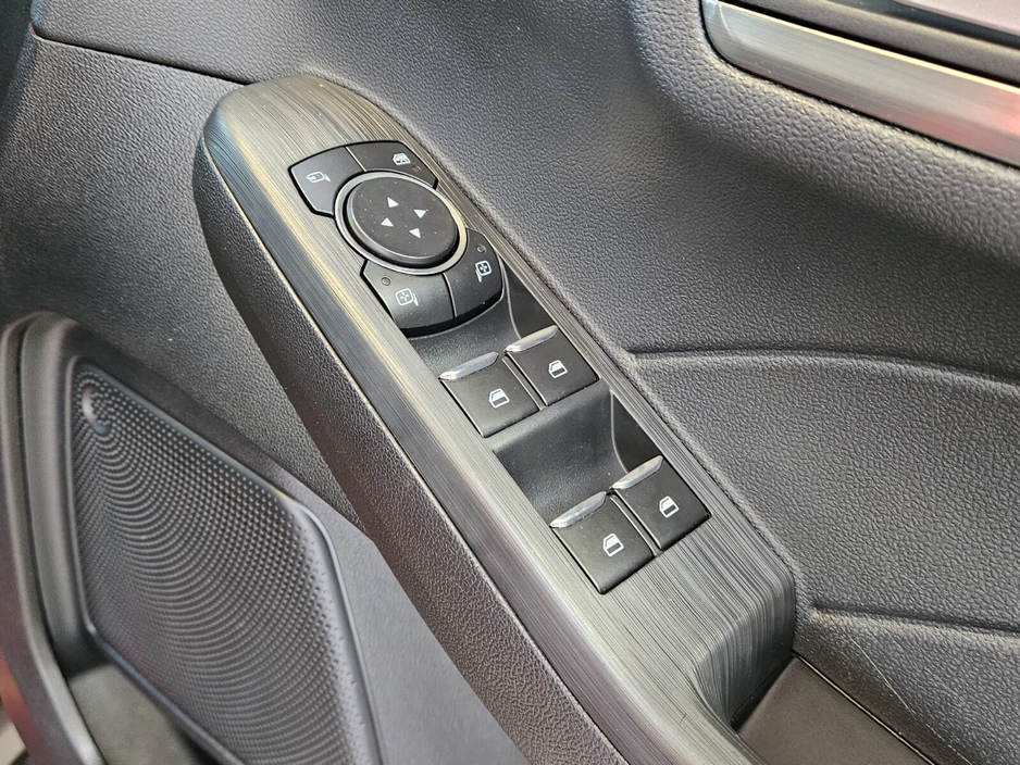 2023 Ford Kuga - image 7