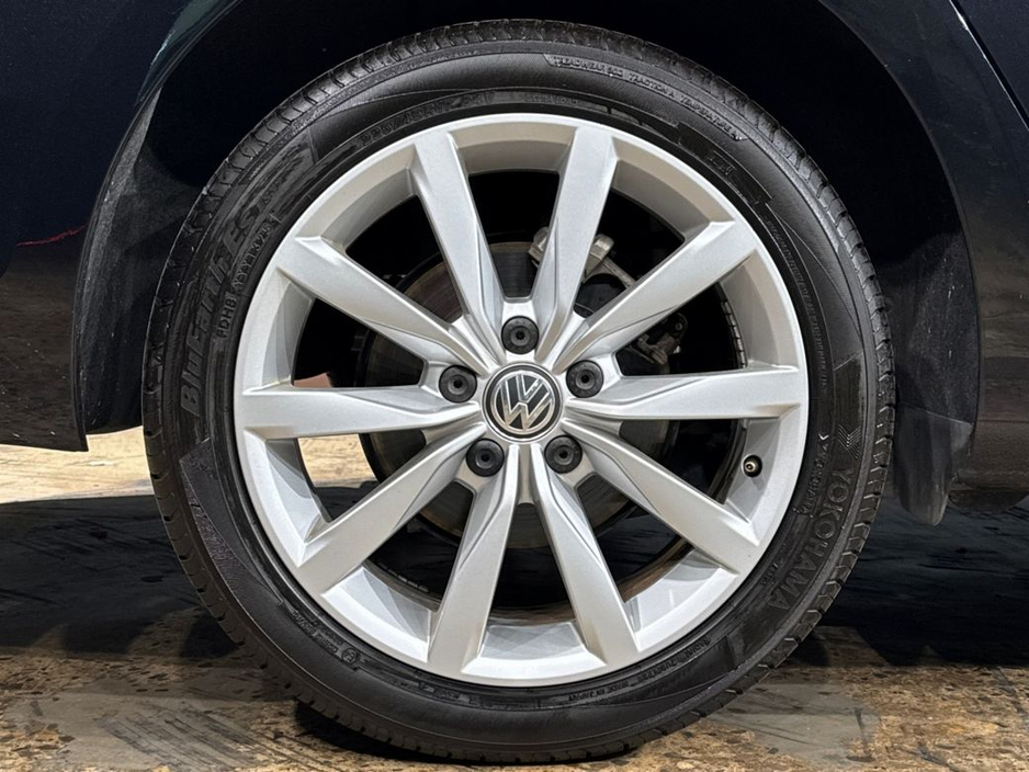 2019 Volkswagen Golf - image 10